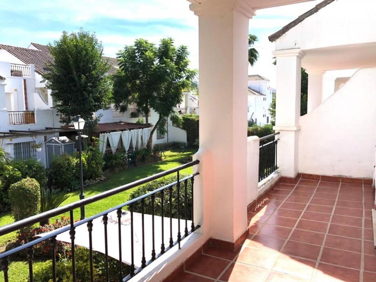 Preciosa Casa De 4 Y 3 Banos, Urbanizacion Naranjos, Puerto Banus Hébergement de vacances