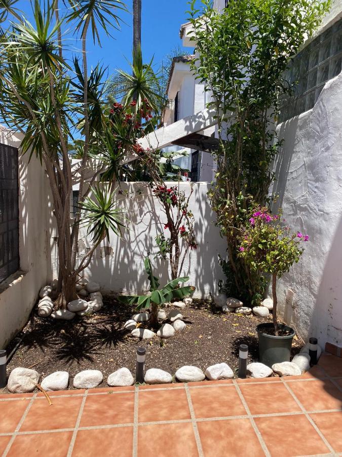 Preciosa Casa De 4 Y 3 Banos, Urbanizacion Naranjos, Puerto Banus Hébergement de vacances