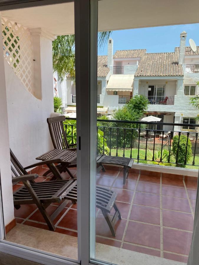 Preciosa Casa De 4 Y 3 Banos, Urbanizacion Naranjos, Puerto Banus Hébergement de vacances Marbellac