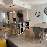 Preciosa Casa De 4 Habitaciones Y 3 Banos, Urbanizacion Los Naranjos, Puerto Banus